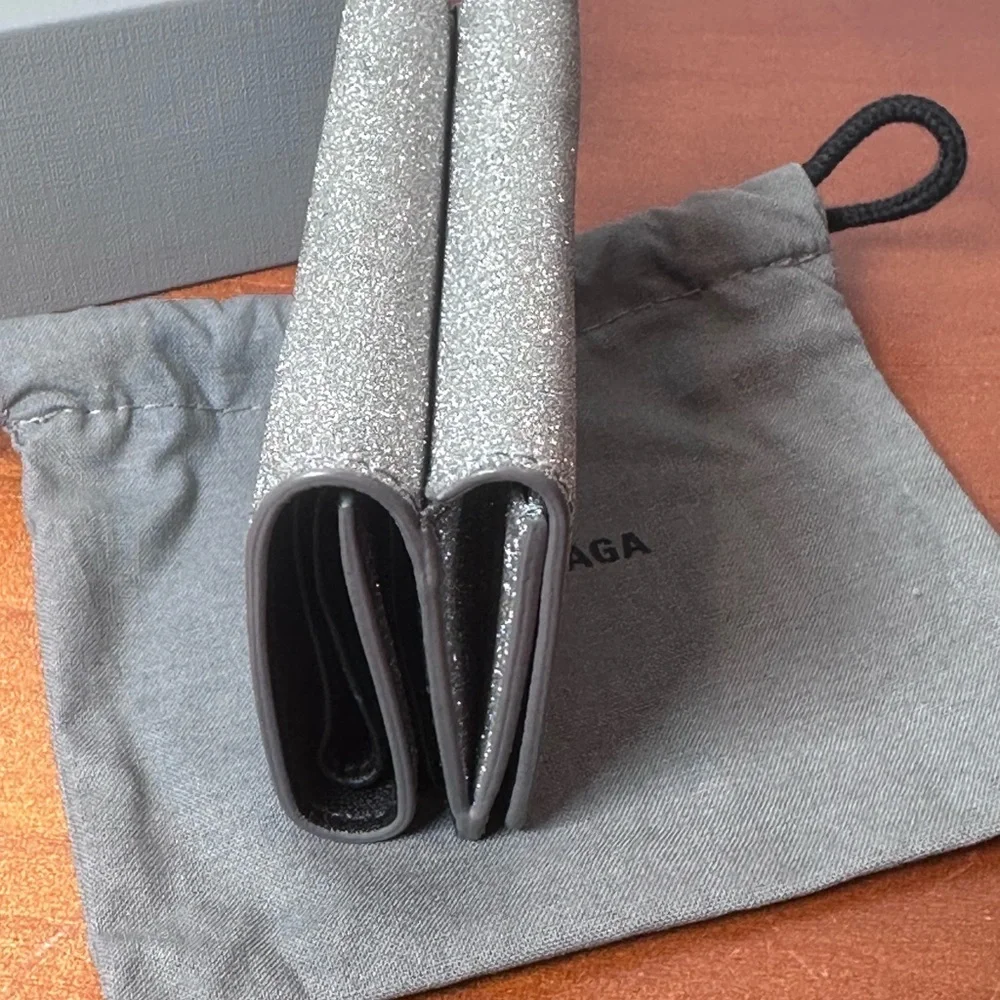 Balenciaga bag edges cm